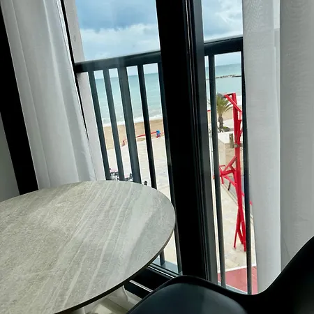 Lusail 1ª Linea Playa Adults Only דירה *